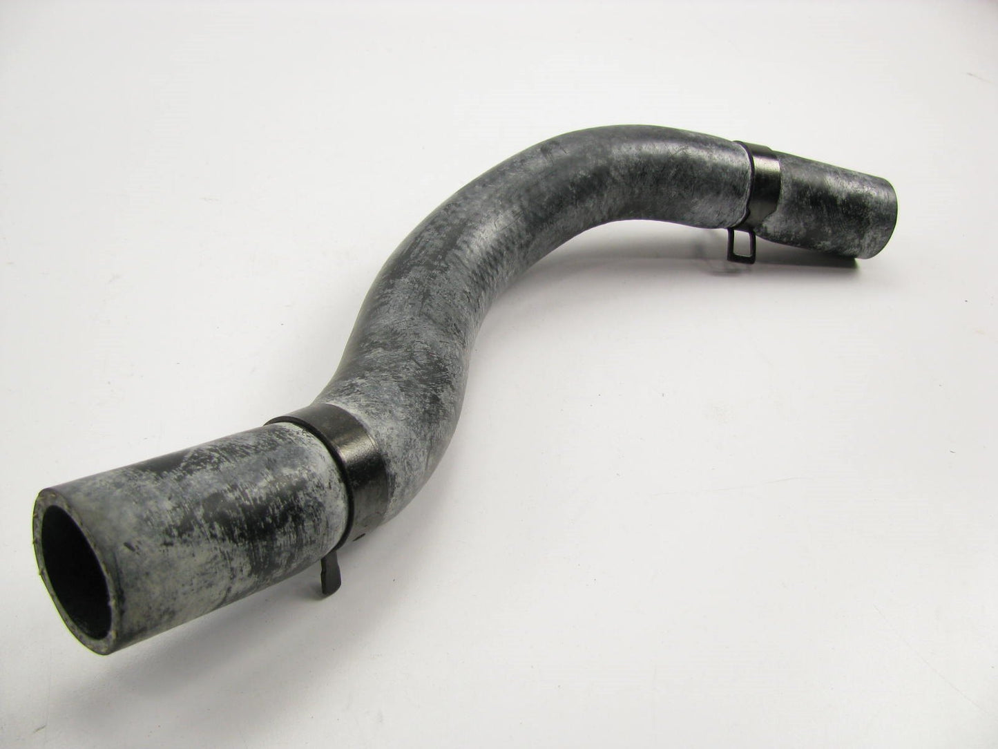 NEW - OEM 2541439500 Upper Radiator Coolant Hose For 2004-06 Amanti 3.0L 3.5L V6