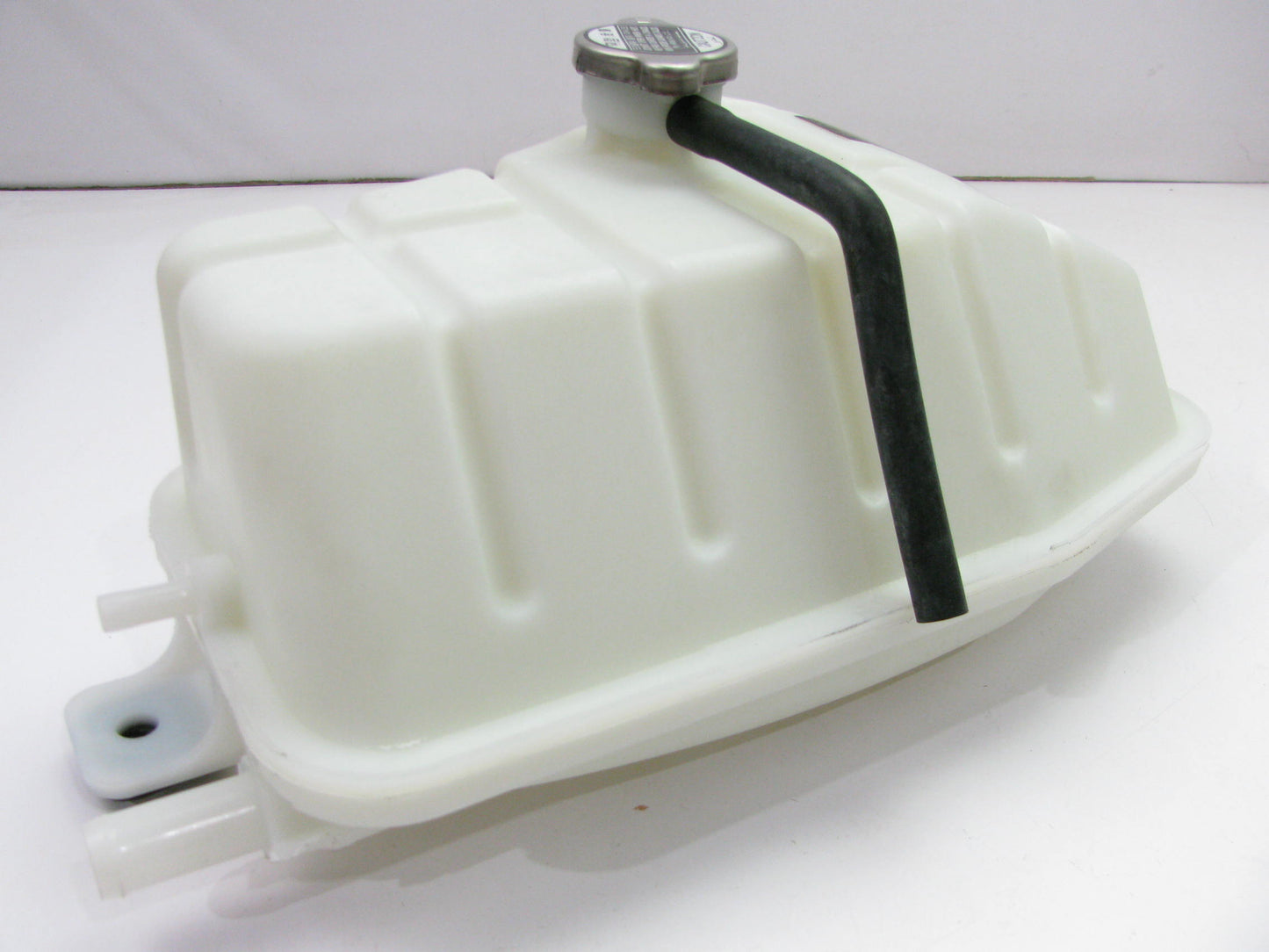 NEW Radiator Coolant Overflow Reservoir Bottle OEM For 03-06 Sorento 254303E201