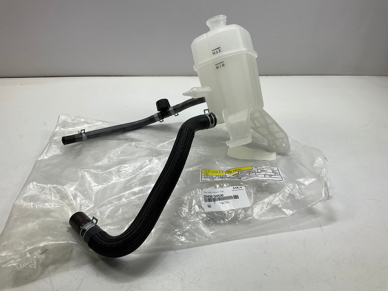 Coolant Overflow Reservoir Bottle WITHOUT CAP - OEM For 19-22 Niro EV 25430Q4530