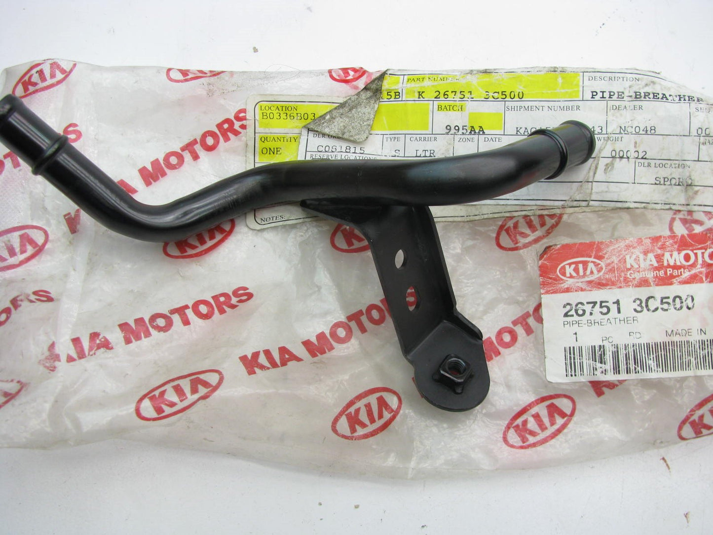 New OEM Engine Crankcase Breather Pipe Tube For 2007-08 Kia Sorento 267513C500