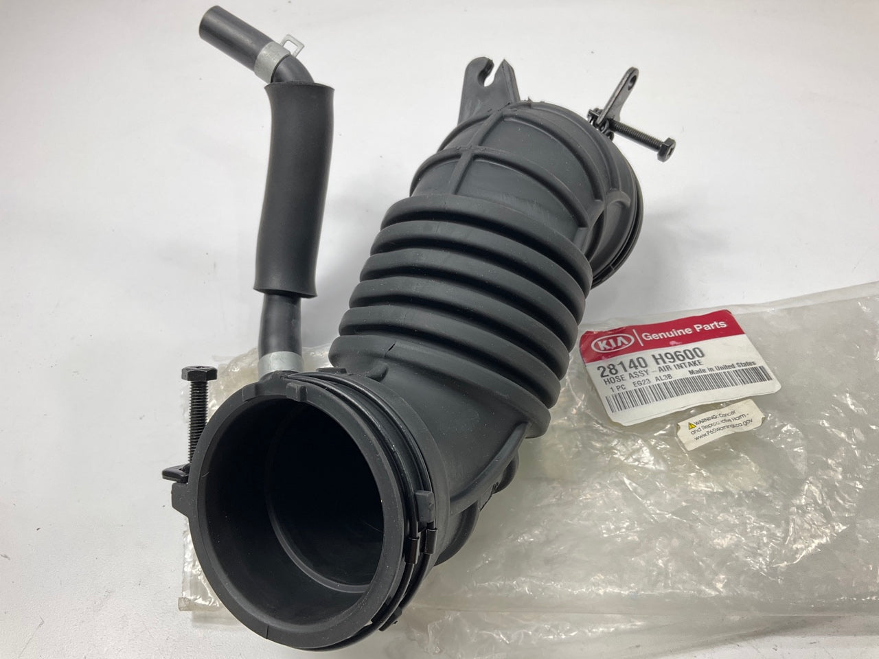 NEW GENUINE Air Cleaner Air Intake Hose OEM For 2019-2023 Kia Rio 28140H9600