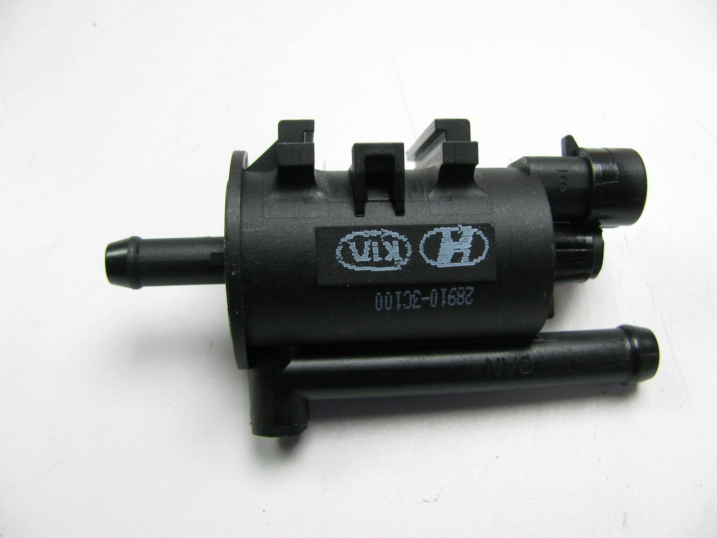 NEW - OEM GENUINE Vapor Canistor Purge Valve For Kia  289103C100