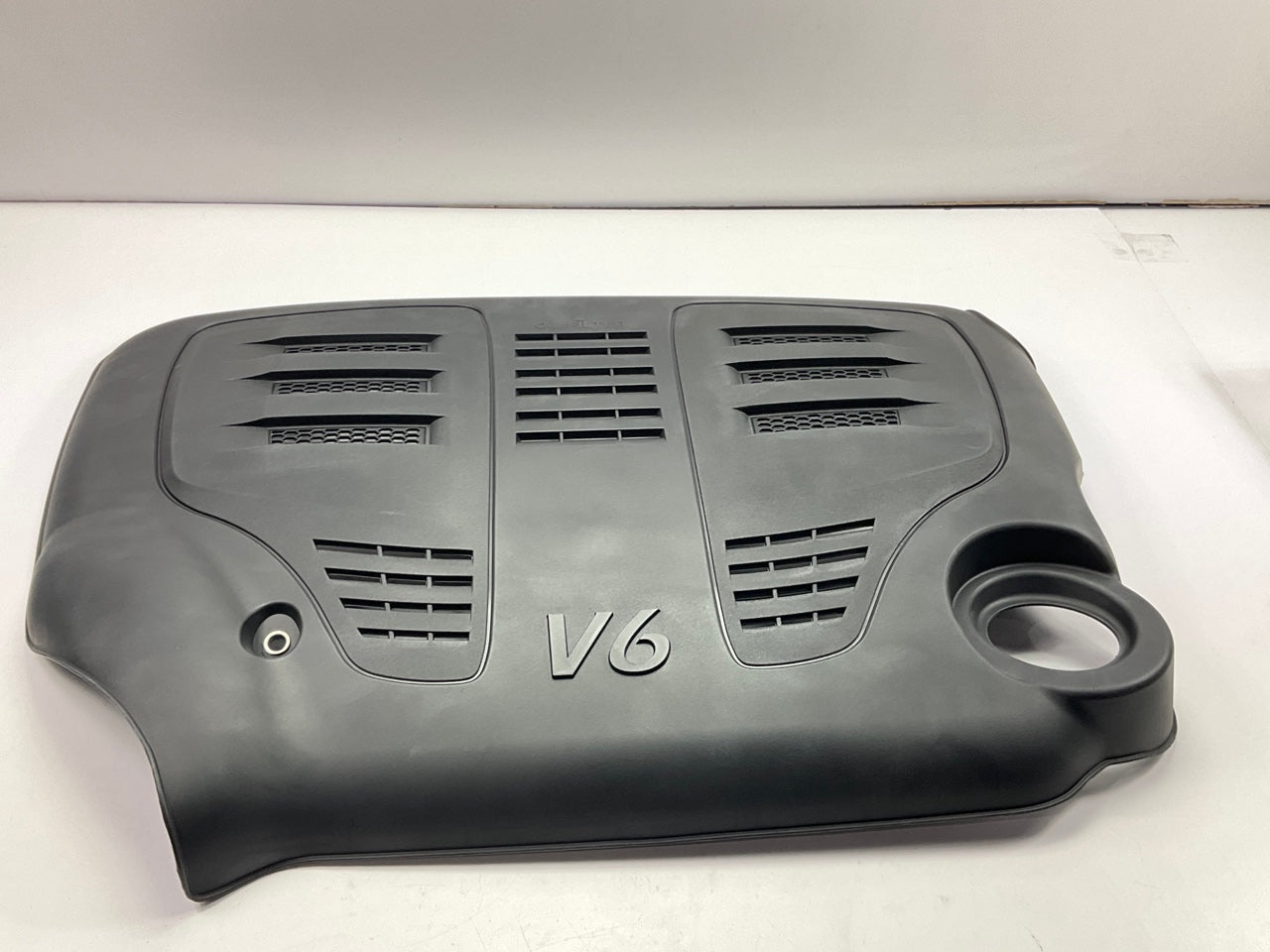 NEW - OEM 292403C530 Engine Cover For 2006-2008 Kia Sorento 3.3L-V6
