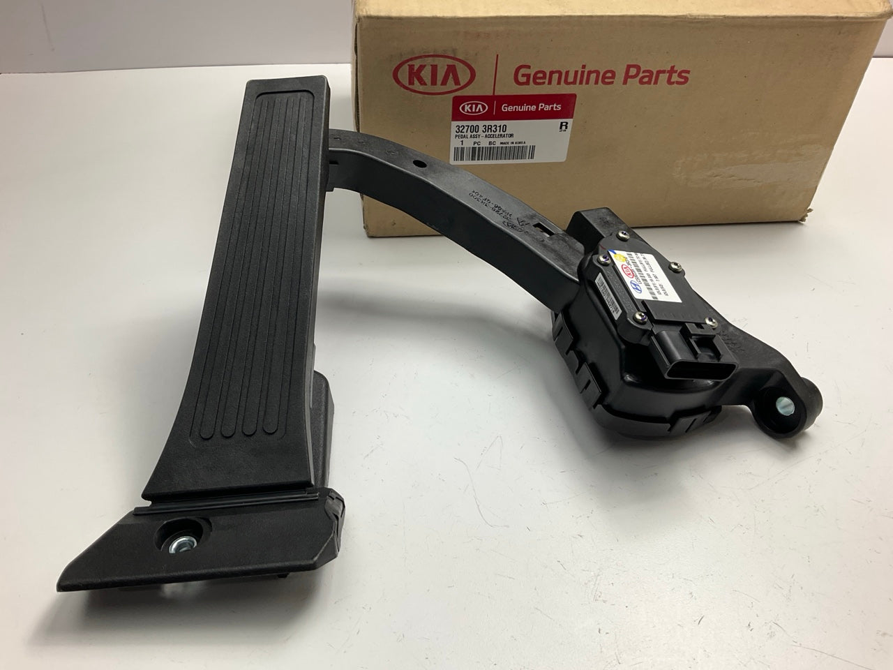 NEW Accelerator Gas Pedal With Sensor OEM For 2014-2016 Kia Cadenza 327003R310