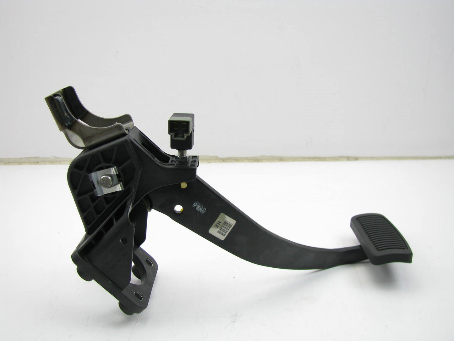 NEW GENUINE Brake Pedal OEM For 2009 Kia Borrego 328002J000