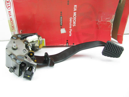 NEW GENUINE Clutch Pedal Assembly OEM For 2006-2008 Kia Optima 328022G200