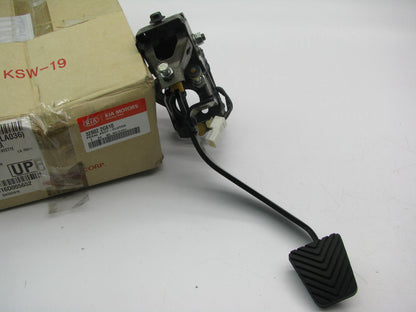 NEW GENUINE - OEM Clutch Pedal For 2008-2010 Kia Optima 328022G610