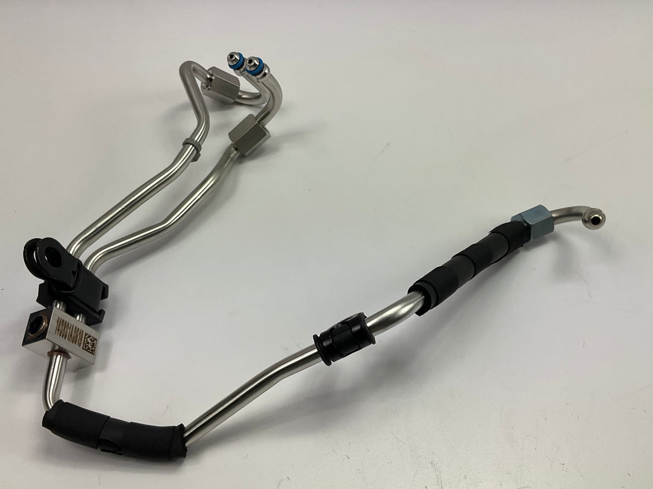 NEW GENUINE Fuel Feed Line Hose OEM For 2015-2017 Kia Sorento 3.3L V6 353053C105
