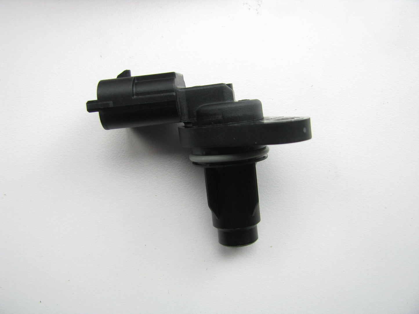 Engine Camshaft Cam Position Sensor OEM For KIA 393502B030