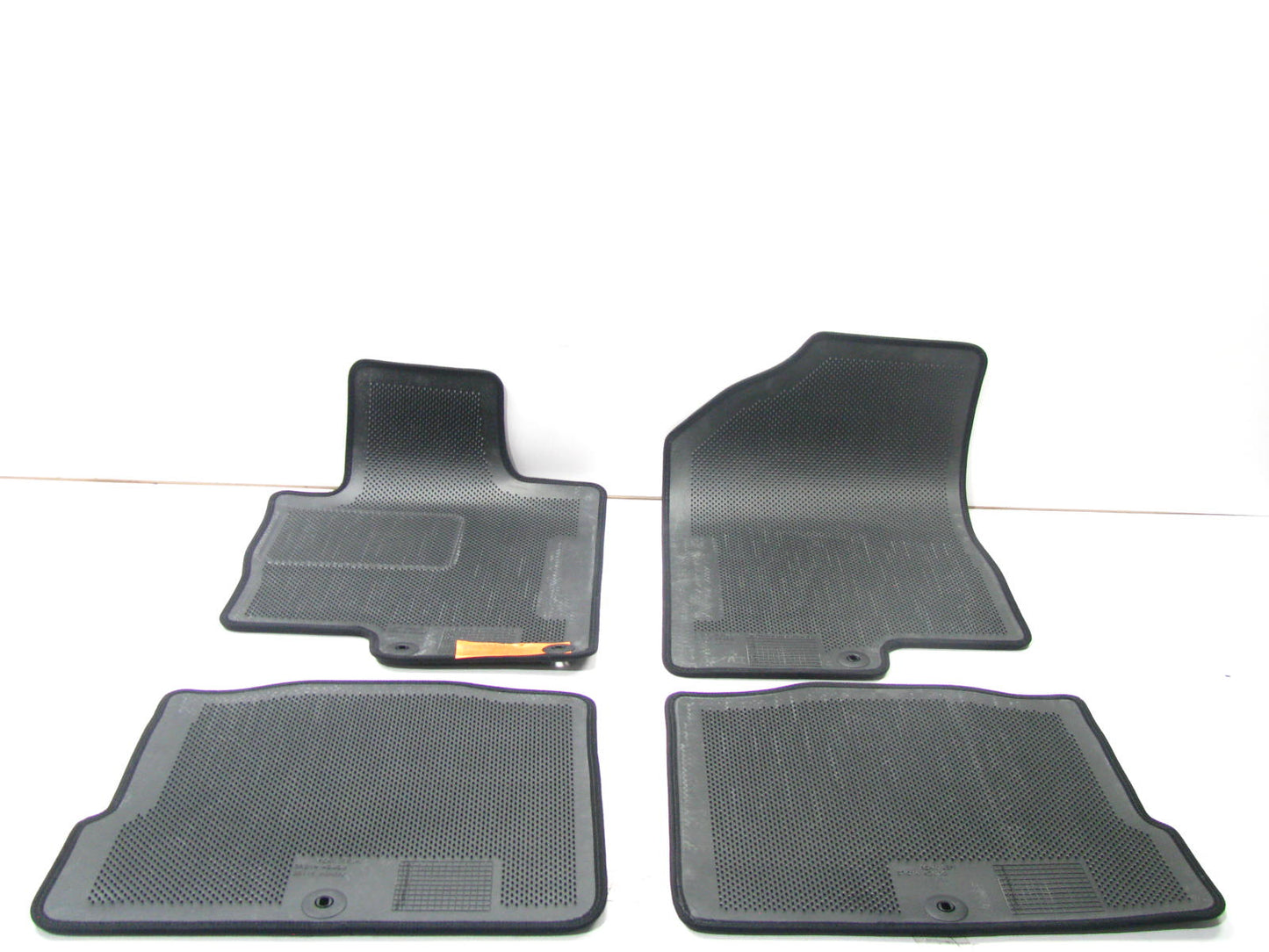 New OEM Black 4-piece Floor Mat Carpets Set Front & Rear For 14-16 Kia Cadenza