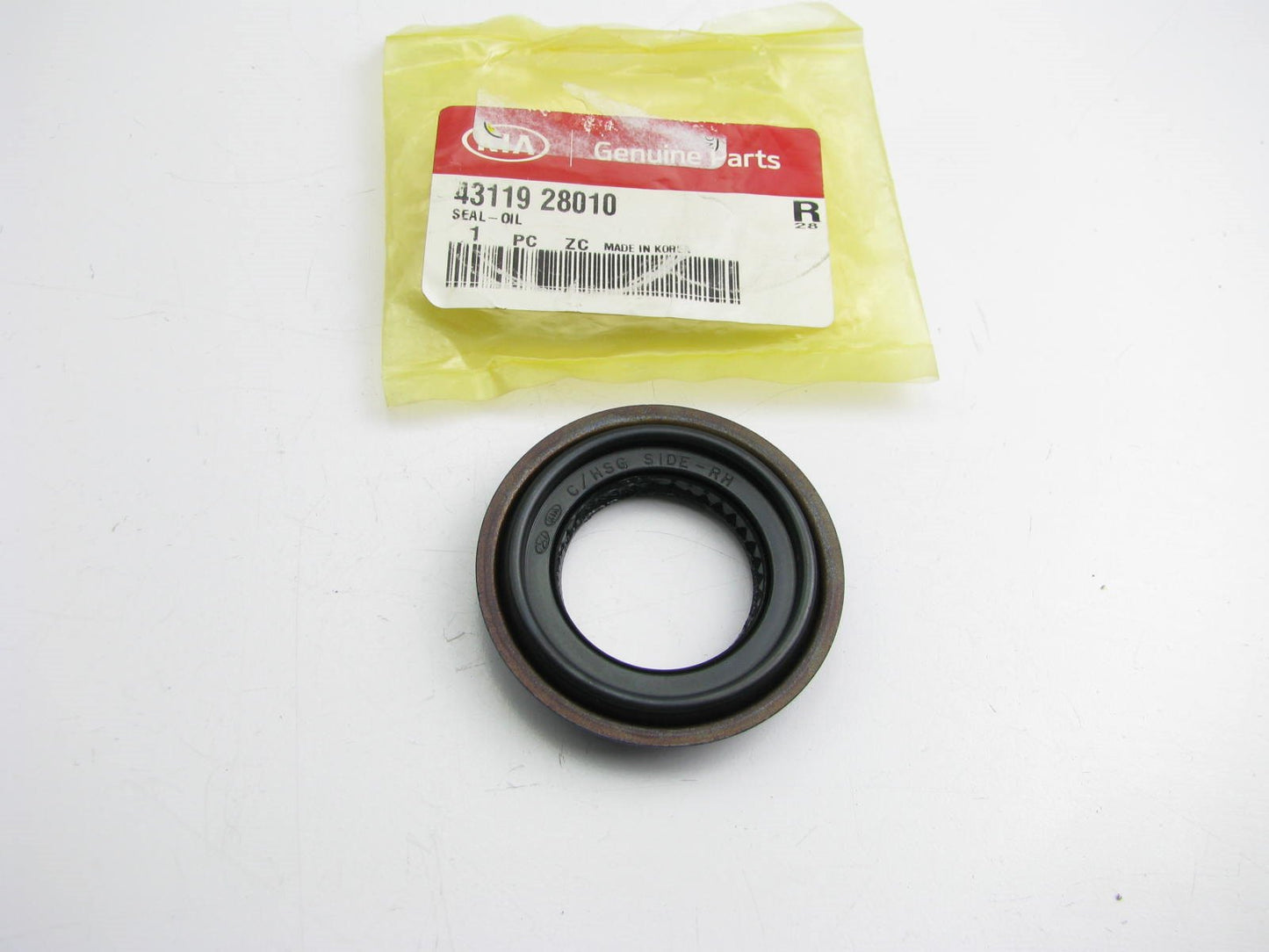 NEW GENUINE Manual Trans Output Shaft Seal OEM For Kia 4311928010