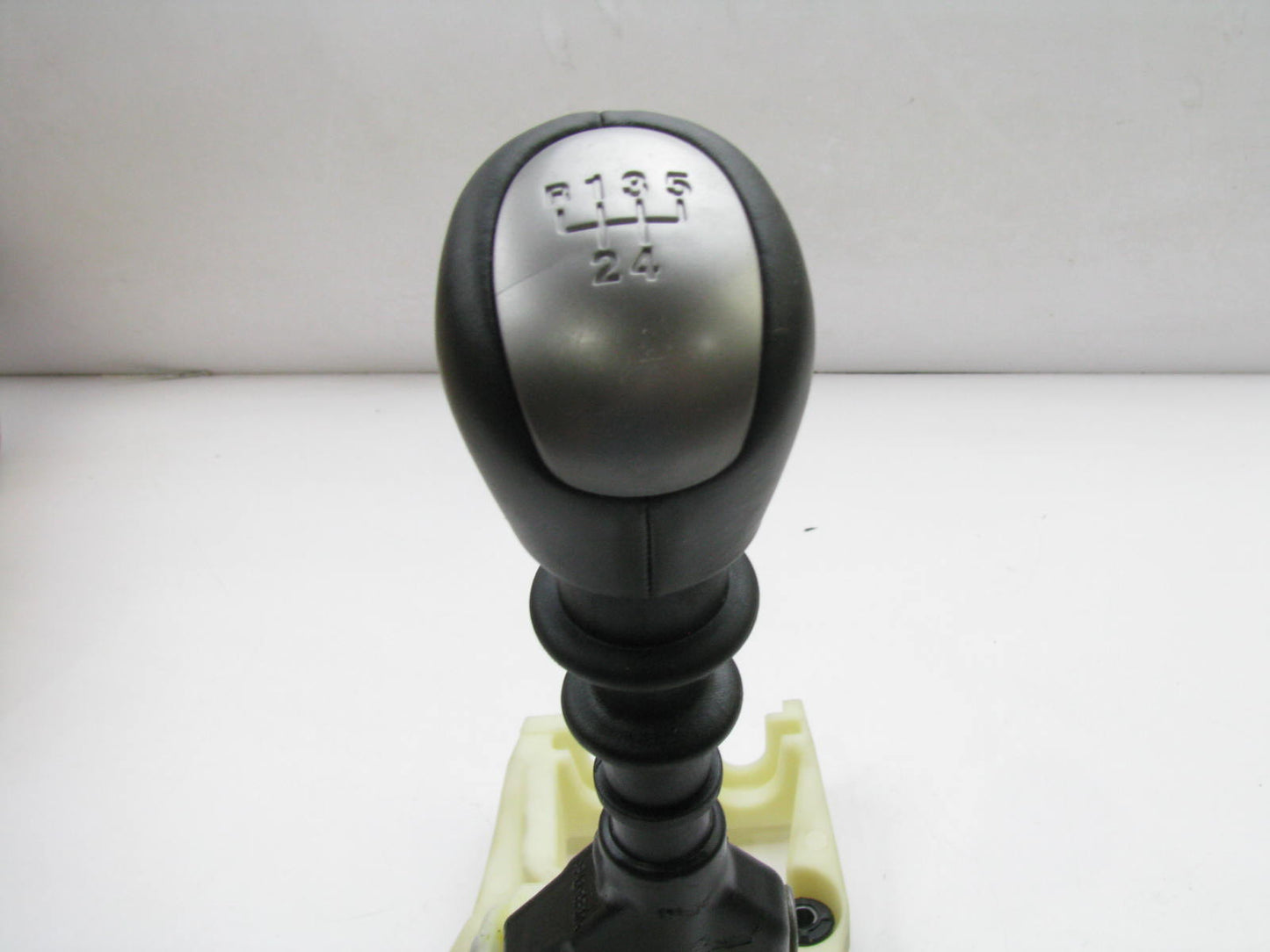 NEW 5-Speed Manual Transmission Shifter OEM For 2007-2011 Kia Rio 437001G110VA