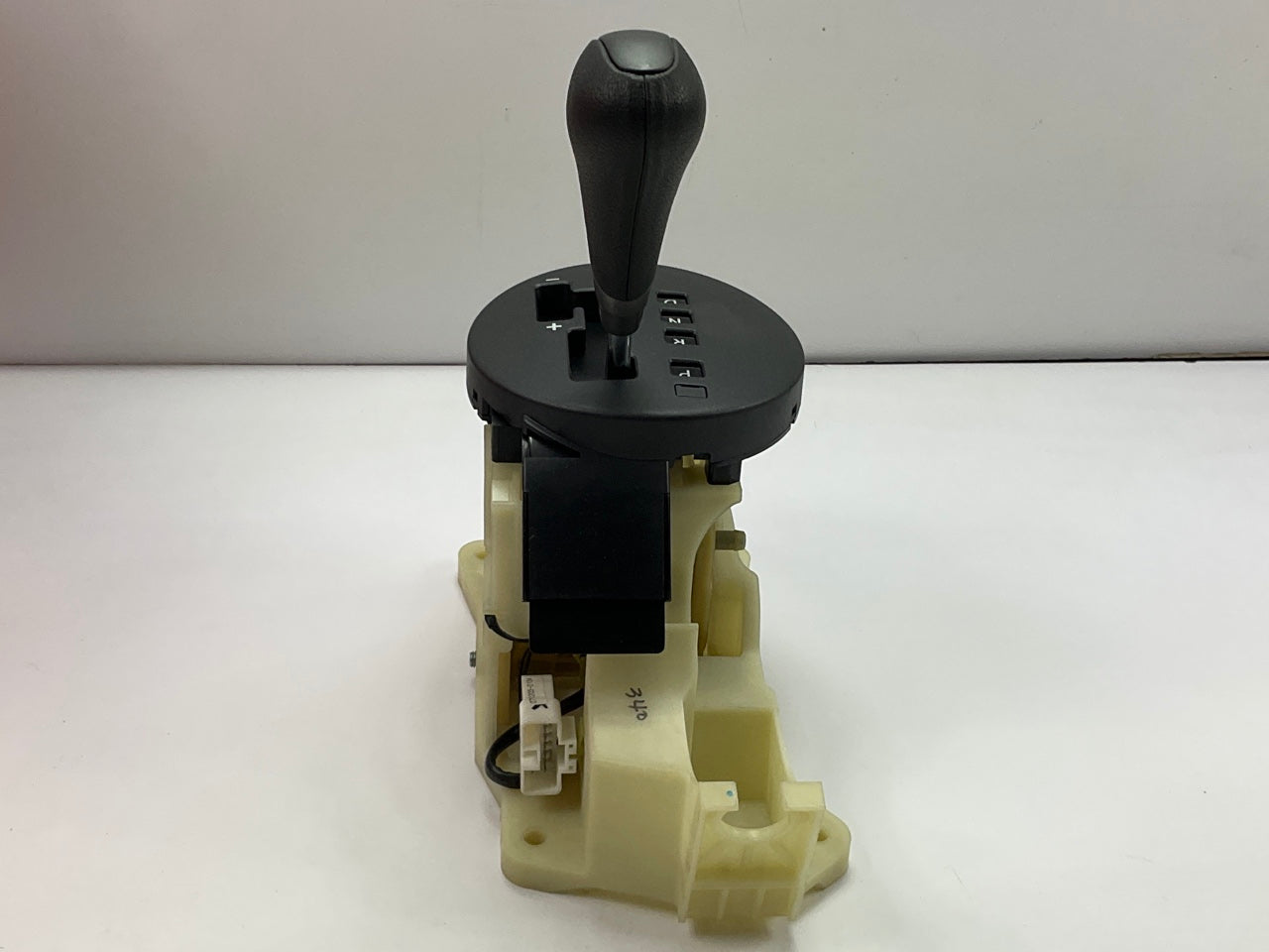 NEW Automatic Transmission Shifter Assembly For 2009-10 Kia Optima 467002G340T0