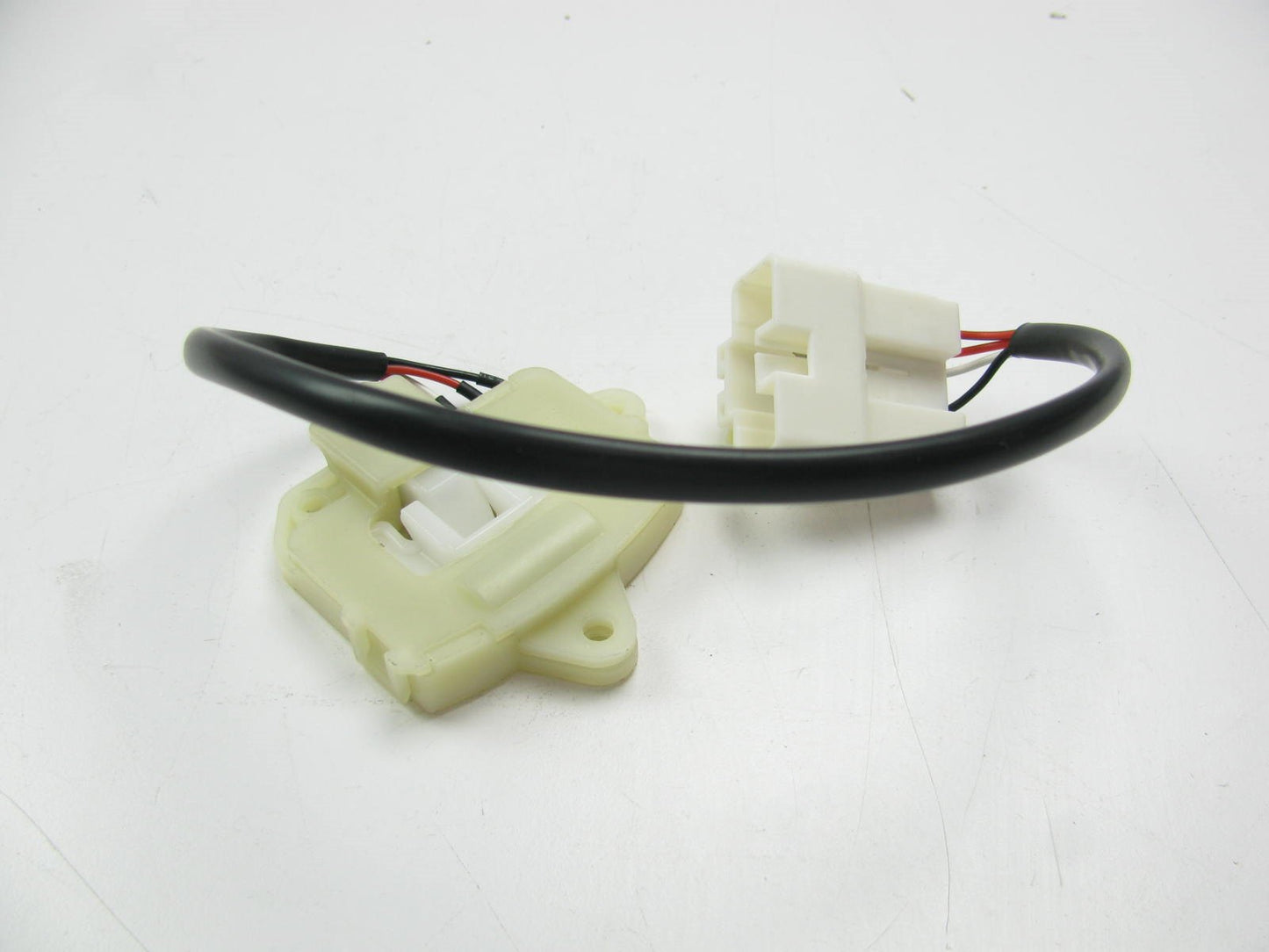 New Genuine Auto Trans Shift Lever Interlock Switch OEM For 2010-2012 Kia Optima