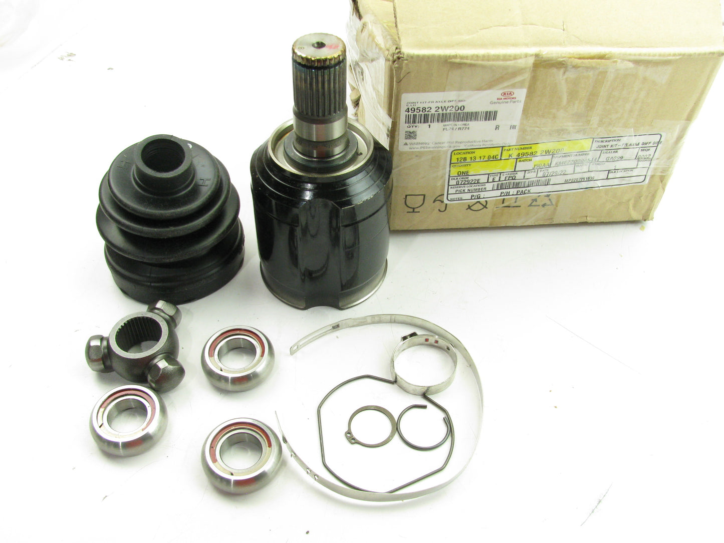 Front Axle Inner CV Joint, Differential Side OEM For 2013-14 Sorento 495822W200