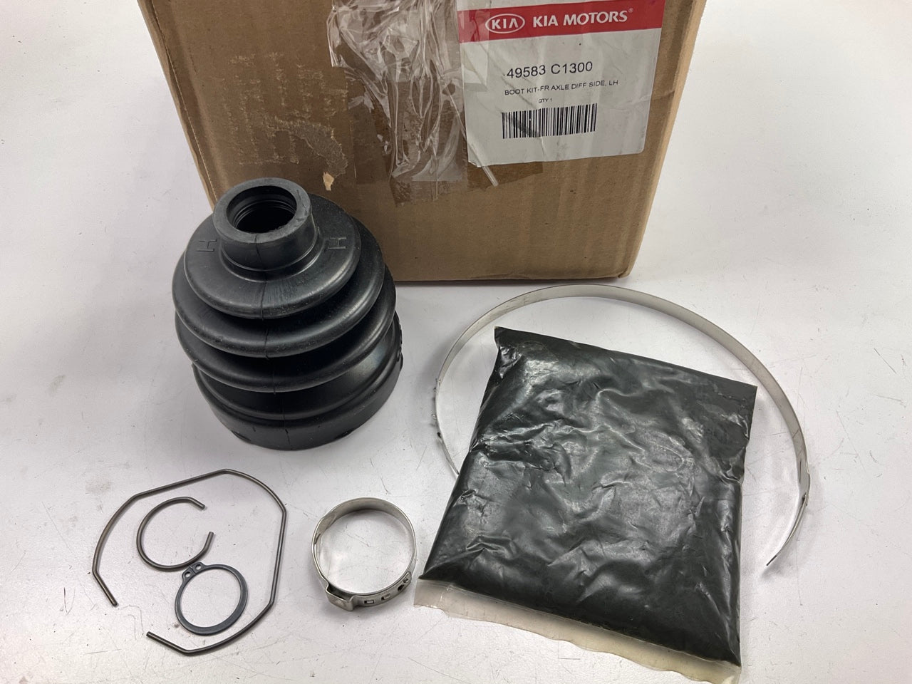 Front Left CV Axle, Differential Side Rubber Boot Kit For 2017-2020 Kia Cadenza