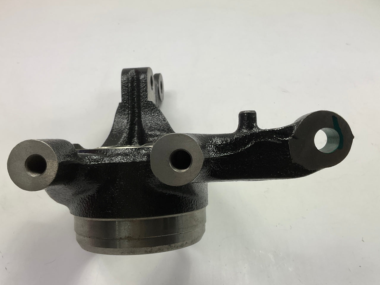 NEW - OEM 517161D100 Front Right Steering Knuckle For 2008-2012 Kia Rondo