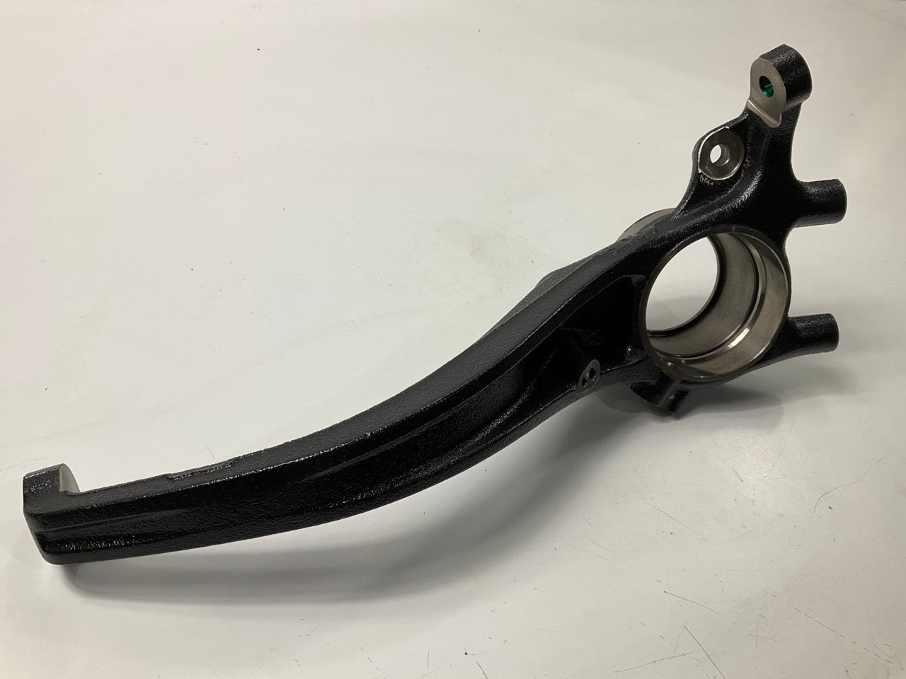 NEW Passenger Right Front Spindle Knuckle OEM For 2007-09 Kia Amanti  517163F600