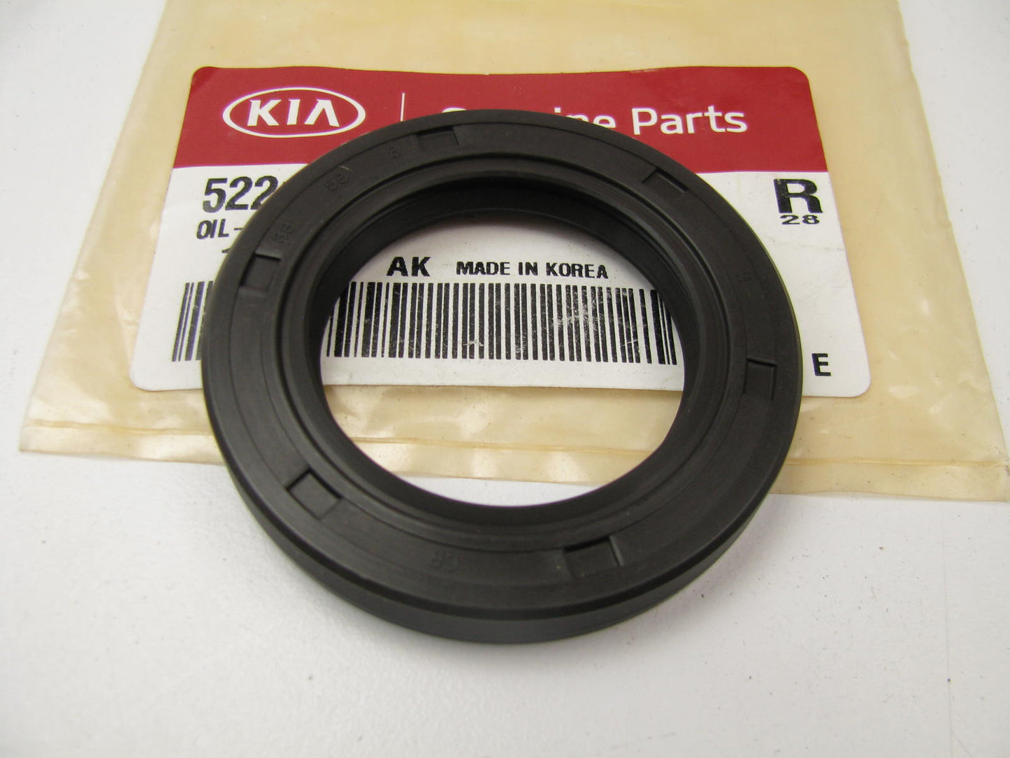 New Genuine Rear Outer Wheel Seal OEM For Kia Sorento 2003-2006