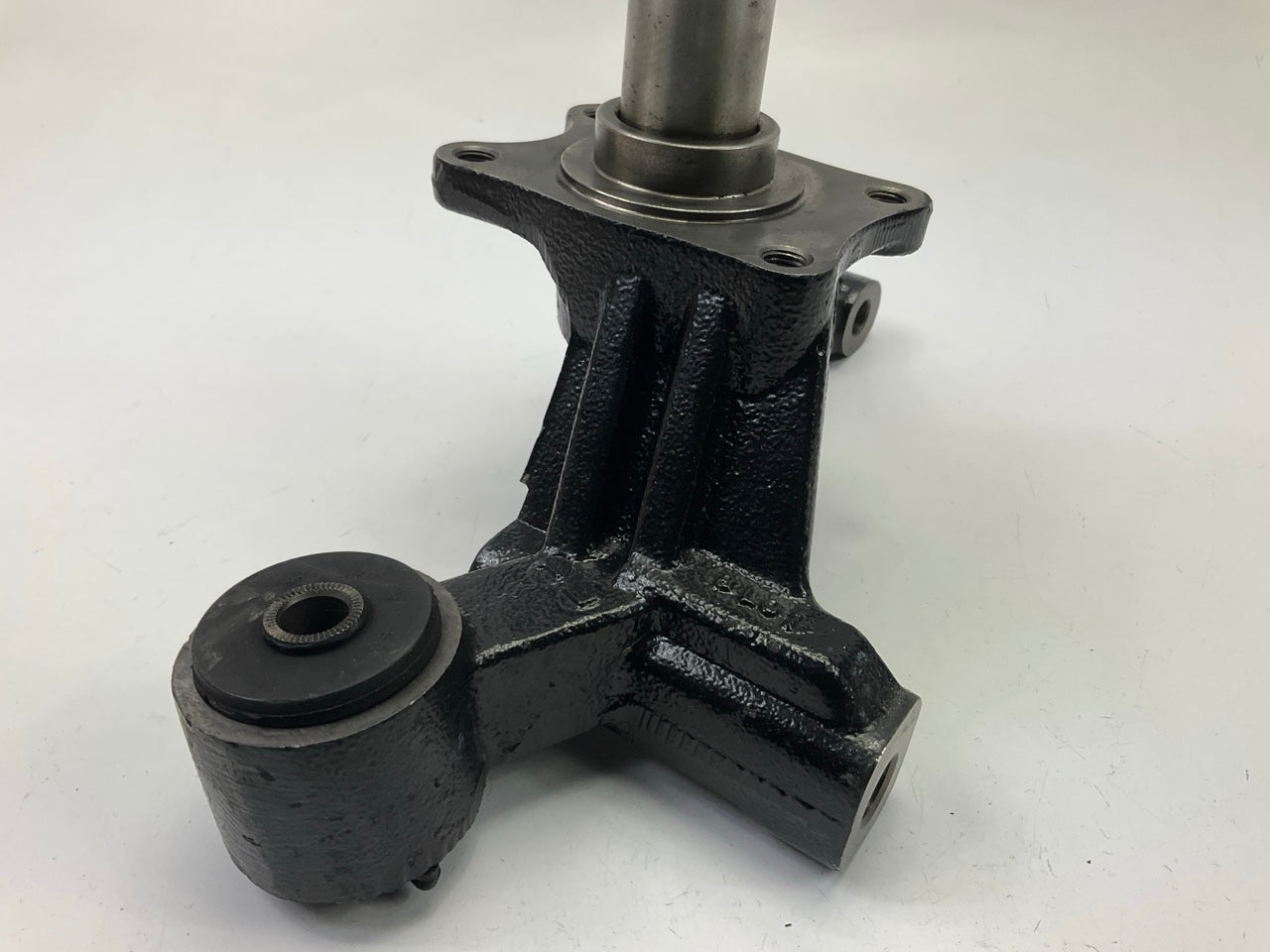NEW Rear Left Axle Carrier Spindle OEM For 2004-2009 Kia Spectra 527502F010