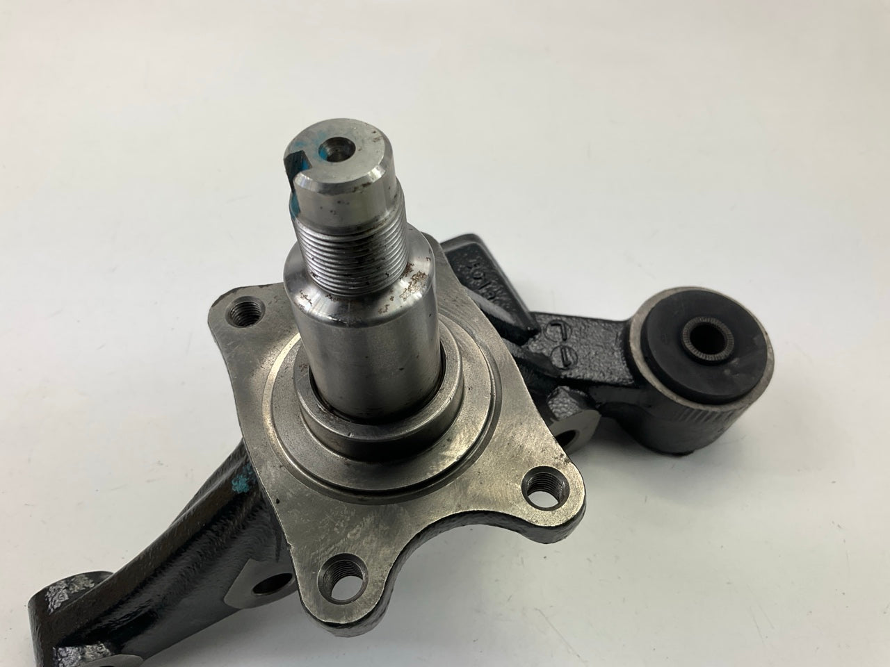 NEW Rear Left Axle Carrier Spindle OEM For 2004-2009 Kia Spectra 527502F010