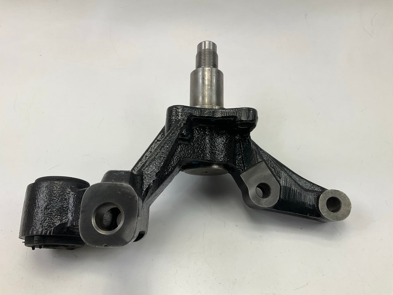 NEW Rear Left Axle Carrier Spindle OEM For 2004-2009 Kia Spectra 527502F010