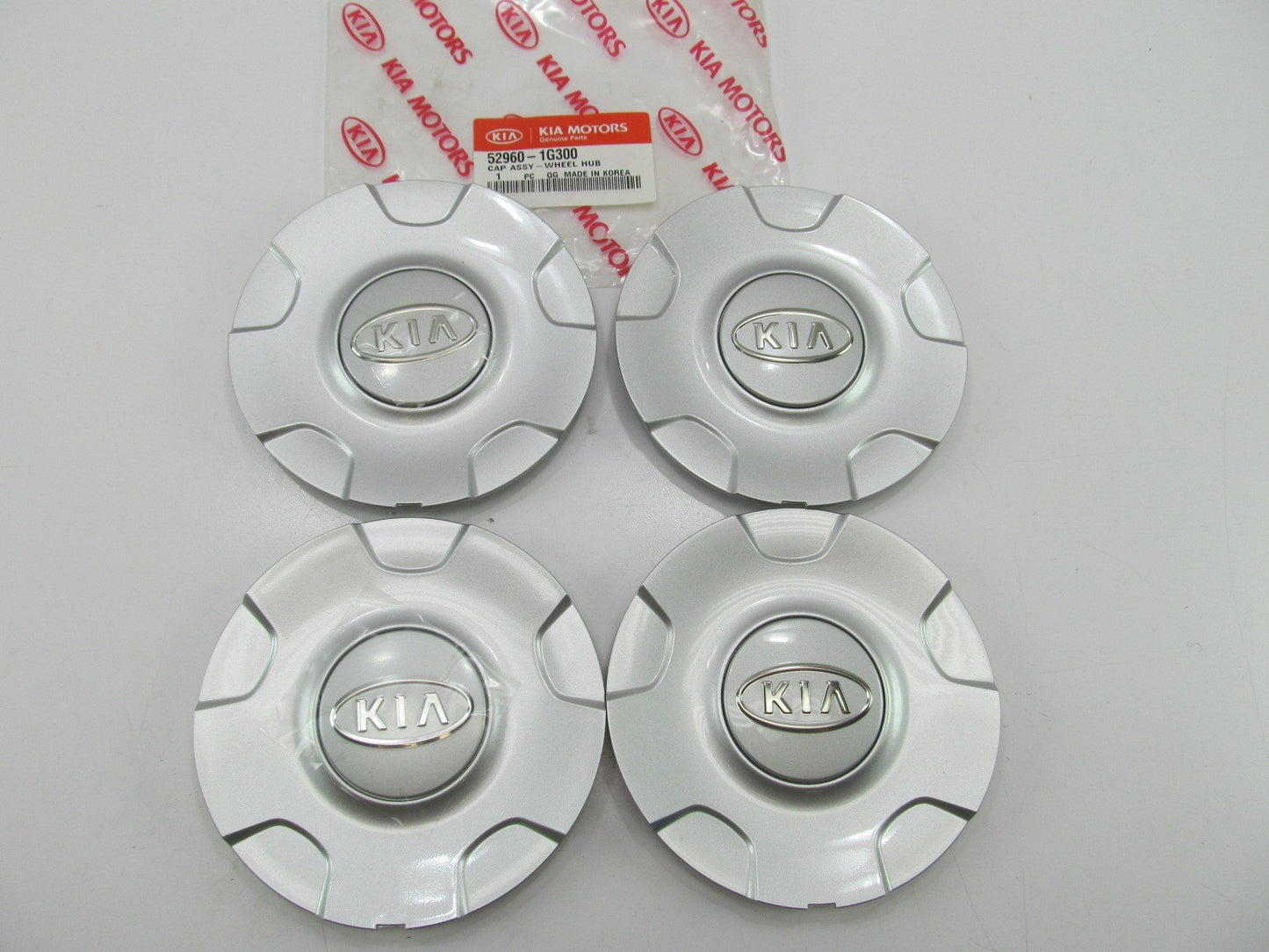 (4) NEW GENUINE Wheel Center Caps OEM  For 2006-2007 Kia Rio 529601G300