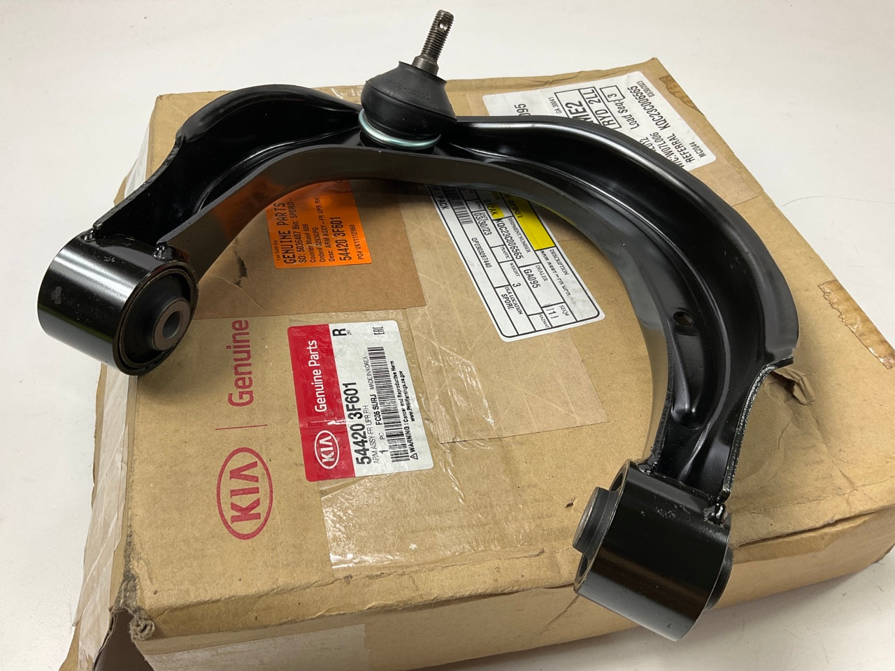 Front Upper Right Passengers Upper Control Arm OEM For 07-09 Amanti, 06-11 Azera