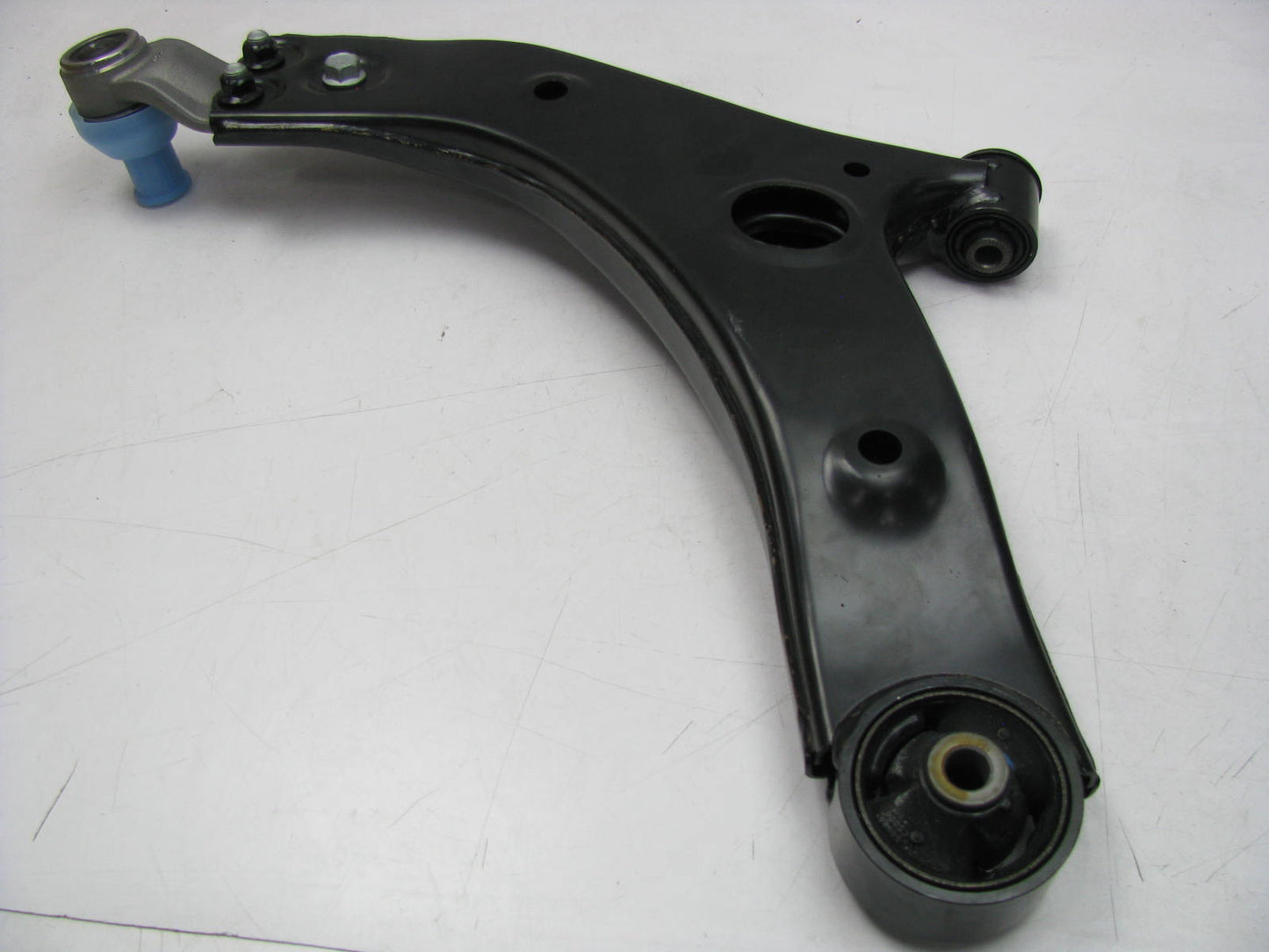 NEW 54501-A9100 Front Right Lower Control Arm W/ Ball Joint For 15-18 Kia Sedona