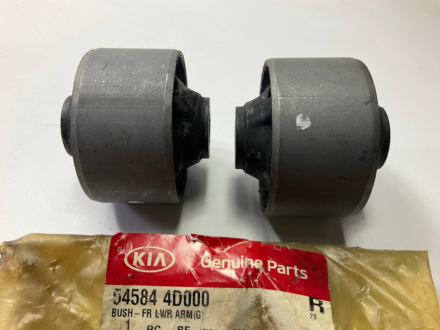 (2) NEW Front Lower Control Arm Bushings OEM For 2006-2012 Kia Sedona 545844D000