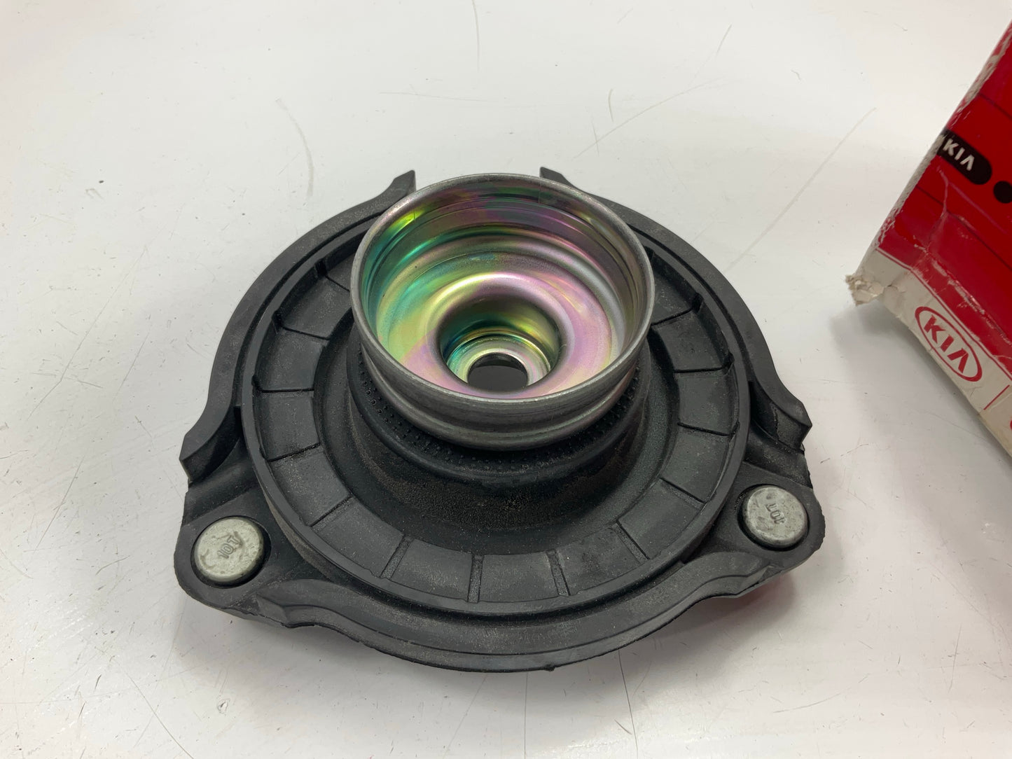 NEW - OEM GENUINE Front Strut Mount Insulator For 2016-20 Kia Sorento 54610C6000