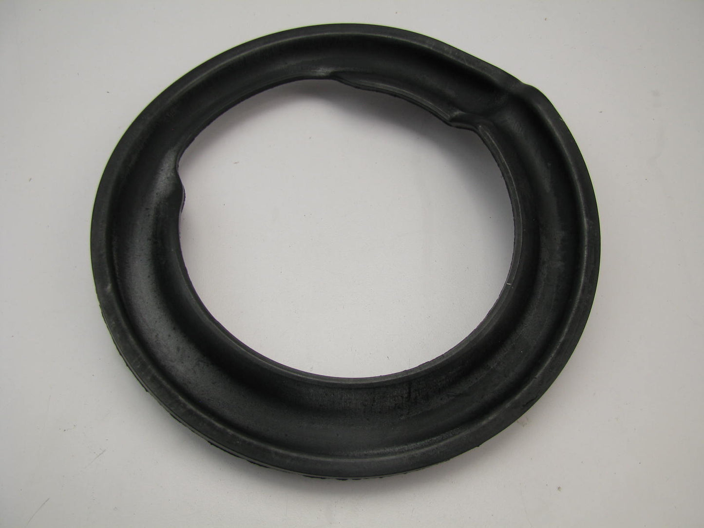 NEW Front Lower Coil Spring Insulator Pad OEM For 08-10 Kia Optima 546332G001