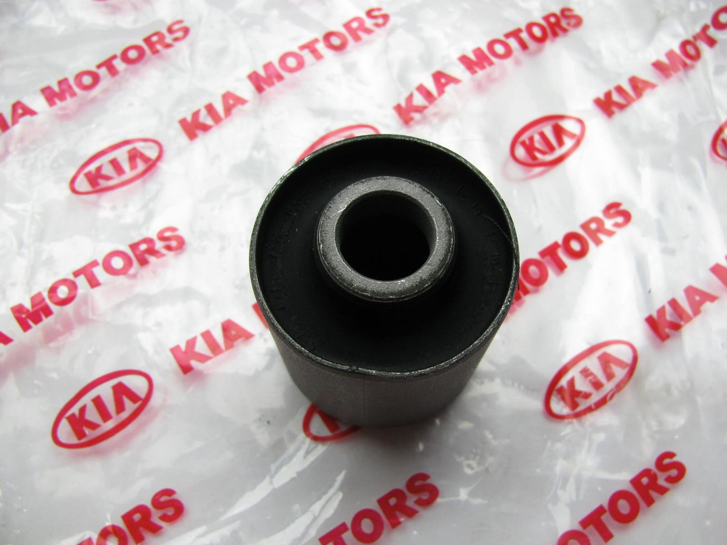 NEW - OEM GENUINE Rear Lower Control Arm Bushing For 2006-2014 Kia Sedona