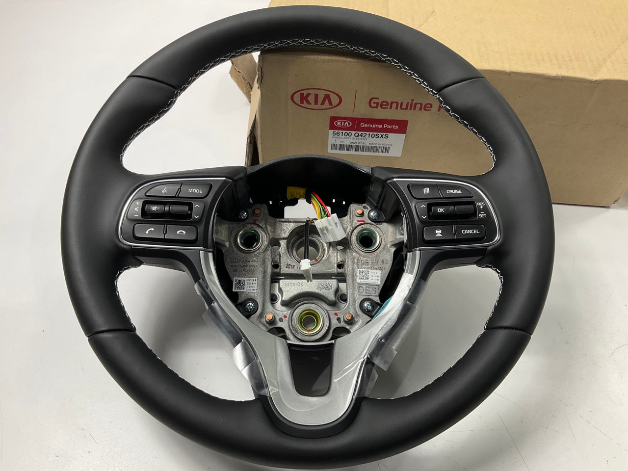 NEW - LEATHER Steering Wheel W/ Switch OEM For 2018-2022 Kia Niro 56100Q4210SXS