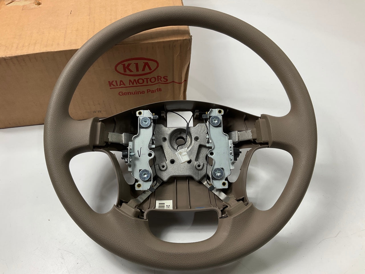 NEW GENUINE Steering Wheel Beige OEM For 2006-2010 Kia Sportage 561101F140UB