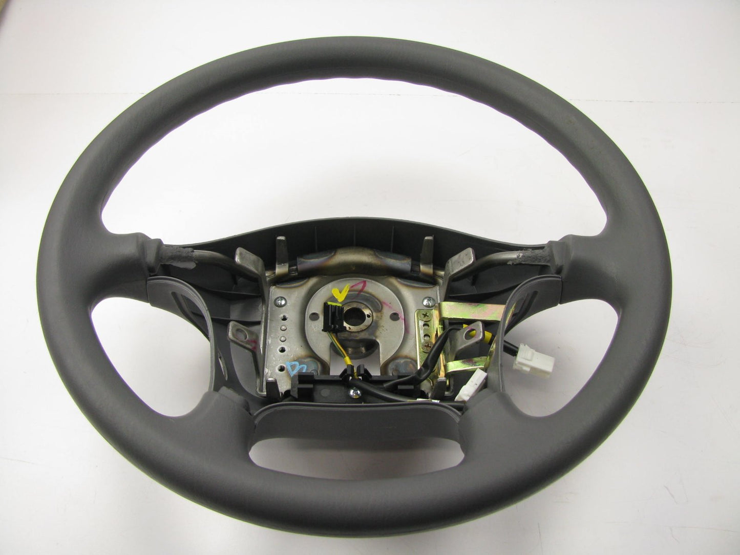 NEW - OEM 561203D400GJ Steering Wheel For 2002-2006 Kia Optima