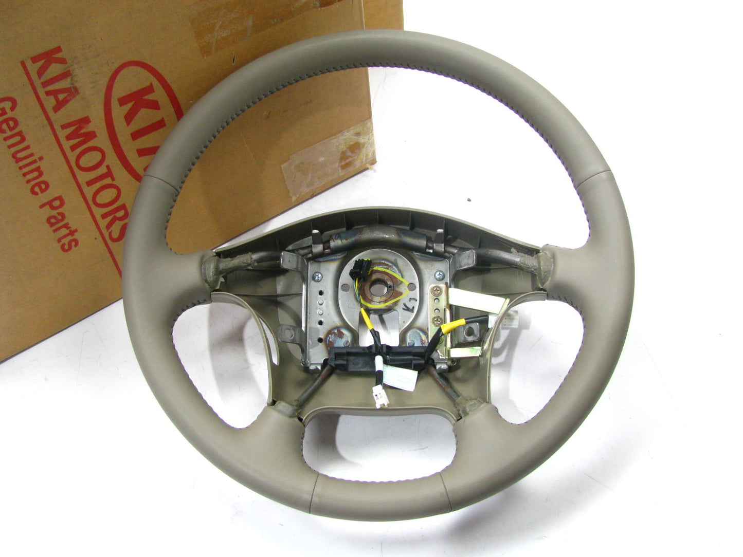 NEW Beige Leather Steering Wheel OEM For 03-06 Kia Optima W/ Cruise 561203D500BT