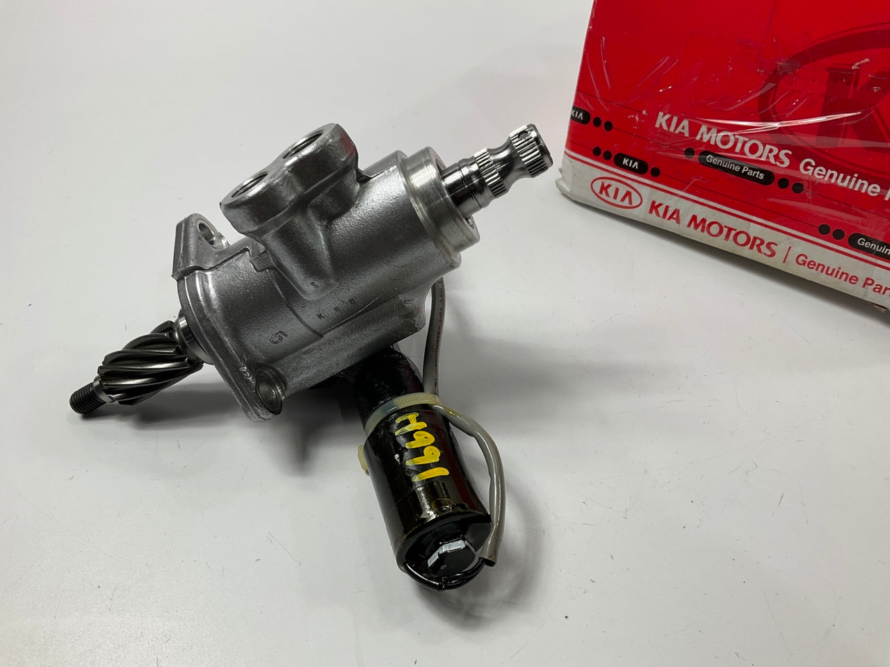 NEW Power Steering Rack Pinion Valve OEM For 2004-2006 Kia Amanti 577163F500