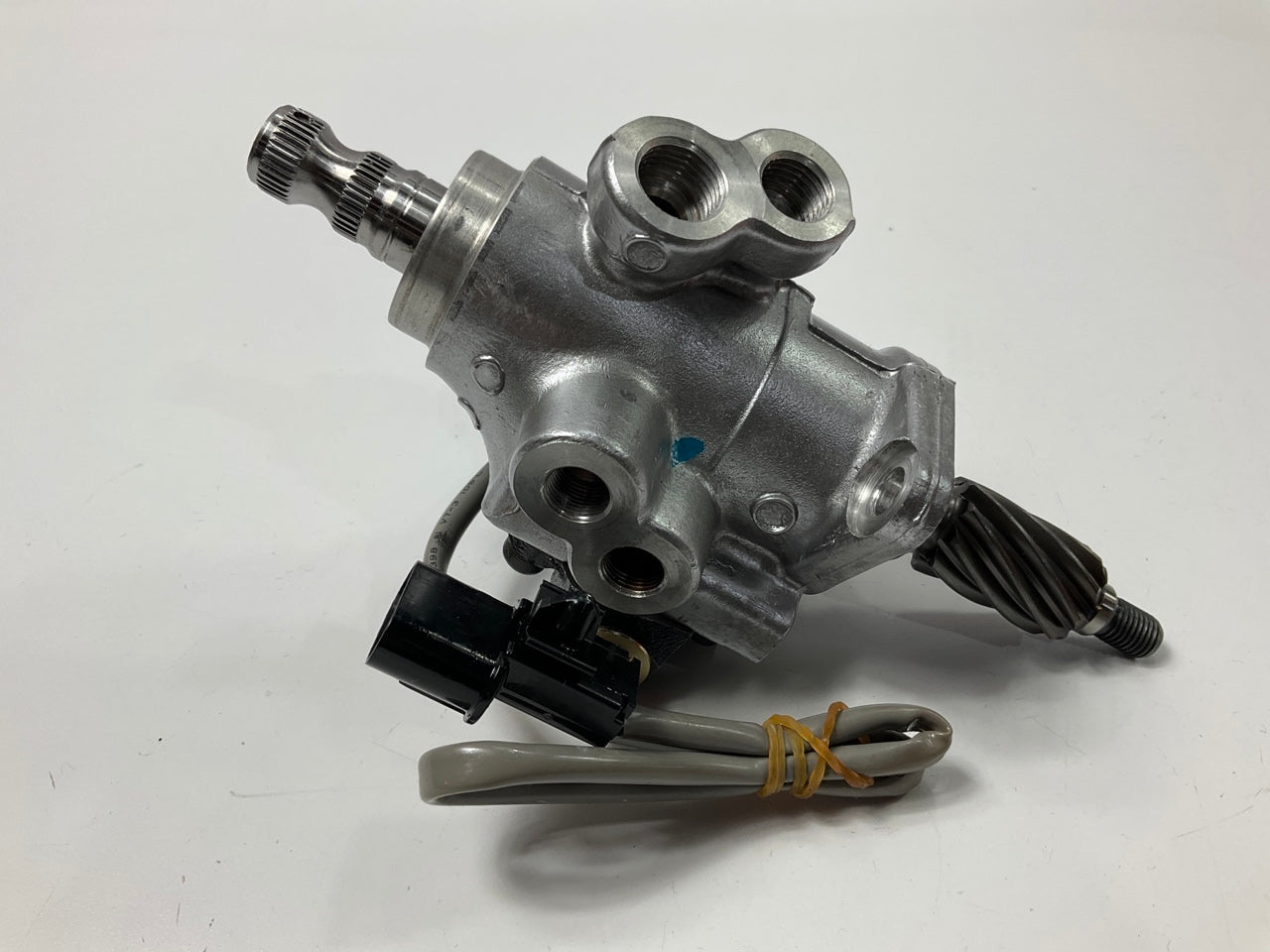 NEW Power Steering Rack Pinion Valve OEM For 2004-2006 Kia Amanti 577163F500