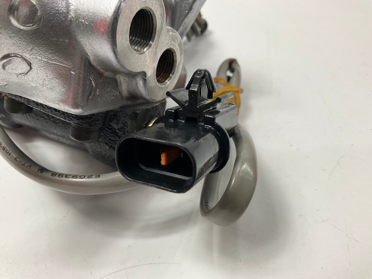 NEW Power Steering Rack Pinion Valve OEM For 2004-2006 Kia Amanti 577163F500