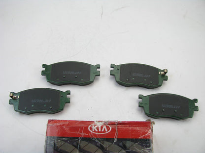 NEW GENUINE Original OEM Front Disc Brake Pads OEM For Kia 581011GA00