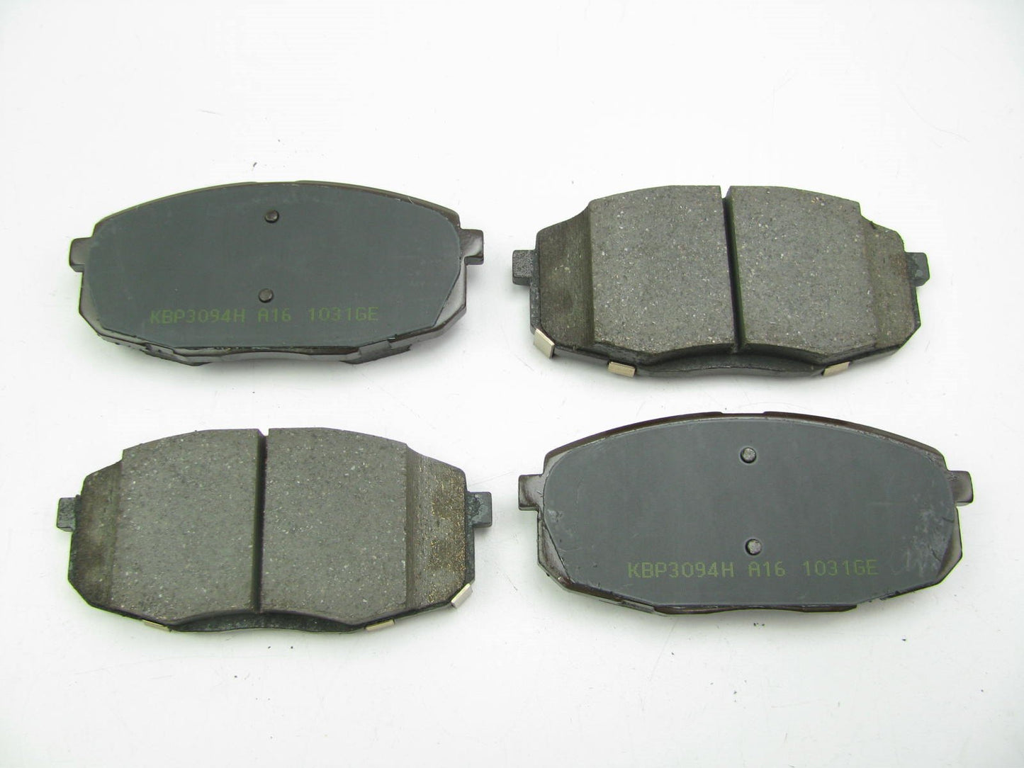 NEW GENUINE Front Disc Brake Padss OEM For Kia 581011MA21