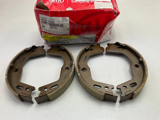 NEW GENUINE Rear Parking Brake Shoes OEM For 2016-2017 Kia K900 583053TA50