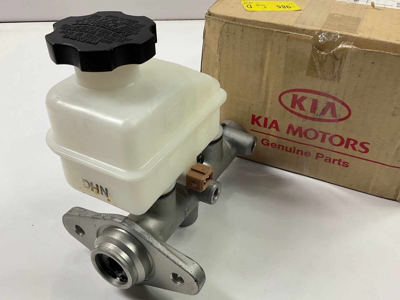 NEW GENUINE Brake Master Cylinder OEM For 2005-2009 Kia Spectra 585102F310