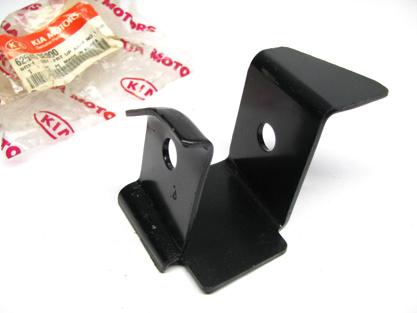 NEW - OEM 625403E000 Front Right Control Arm Bracket For 2003-2008 Kia Sorento