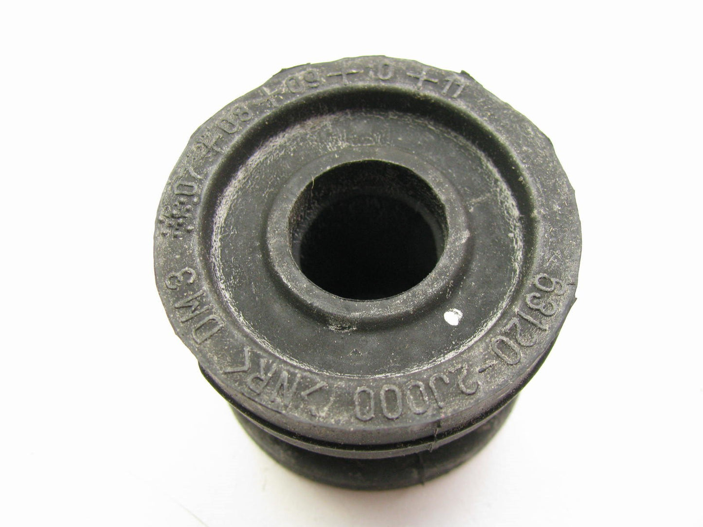 New OEM Lower Body Frame Mounting Rubber Insulator For 09-12 Borrego 631202J000