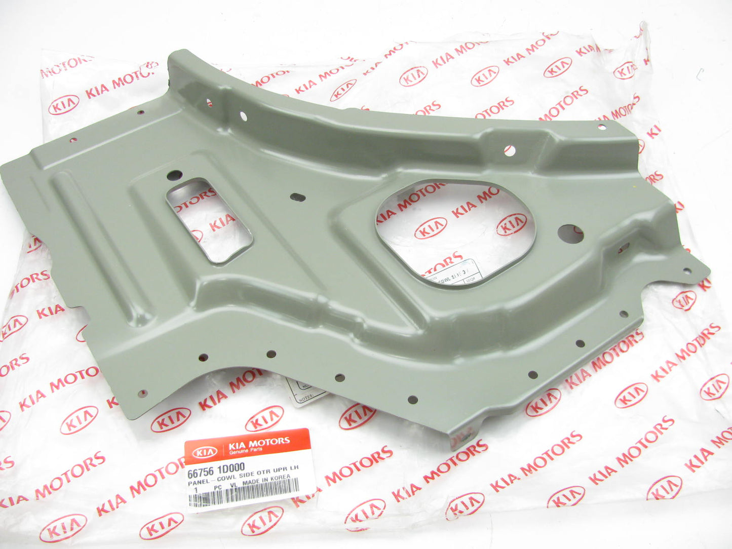 NEW - OEM 667561D000 Left Cowl Side Panel For 2007-2010 Kia Rondo