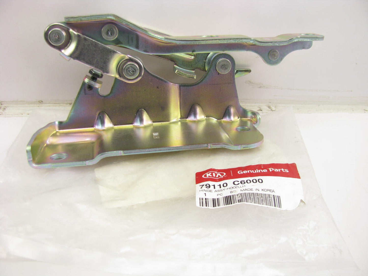 New Genuine Left Drivers Side Hood Hinge OEM For 15-16 Sorento 79110C6000