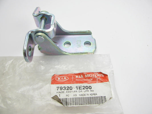 NEW GENUINE Front Upper Right Passengers Door Hinge OEM For 2010-2013 Kia Forte