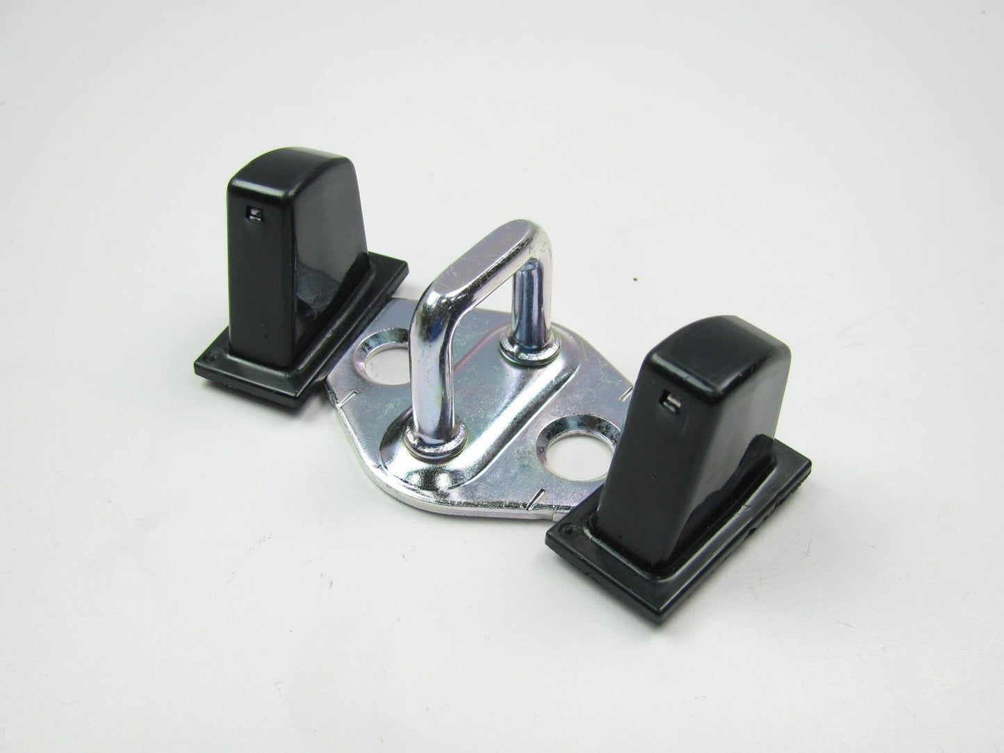NEW Tailgate Liftgate Hatch Pin Striker OEM For 2012-2013 Kia Soul 812102K000